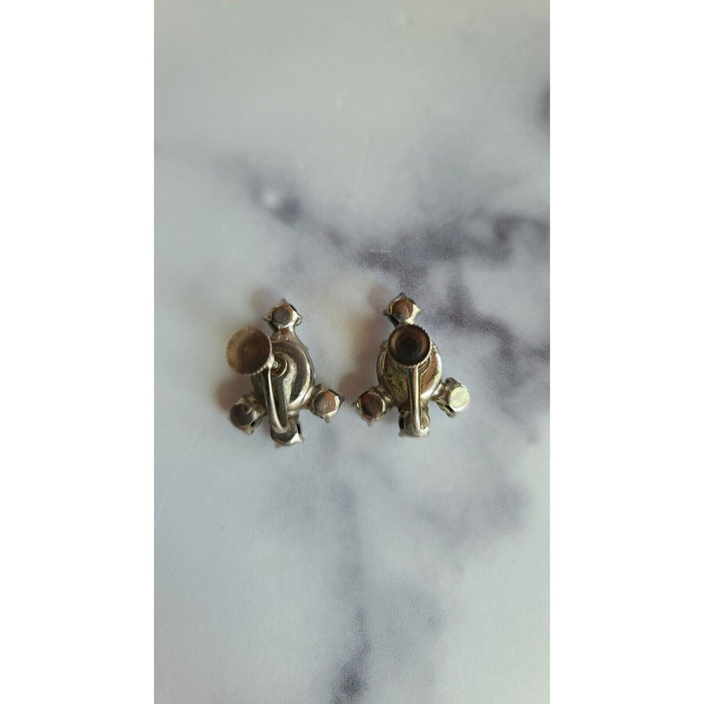 Vintage Clear Rhinestone Screwback Earrings - Picture 9 of 10